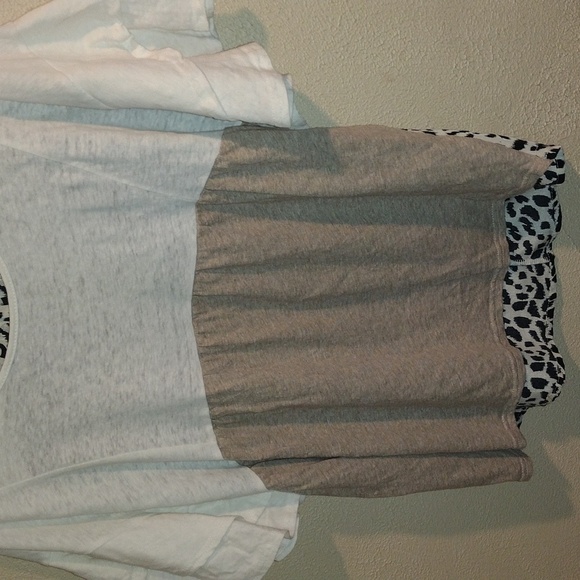 Umgee Linen Blend Leopard Print Short Sleeve Top S - Picture 3 of 6